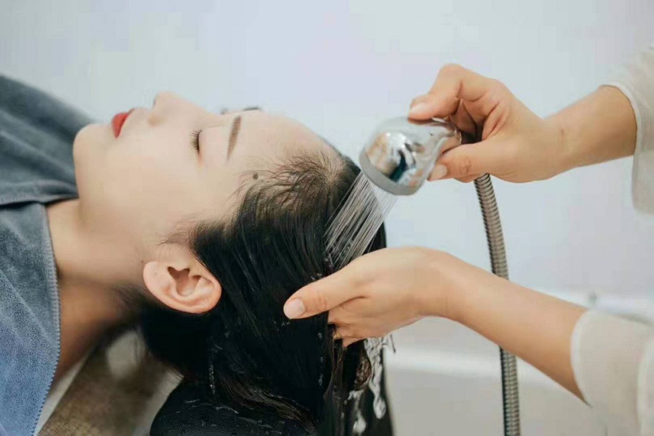 头发养护基础篇：史上最全洗头教程，告诉你如何正确的洗头_头皮